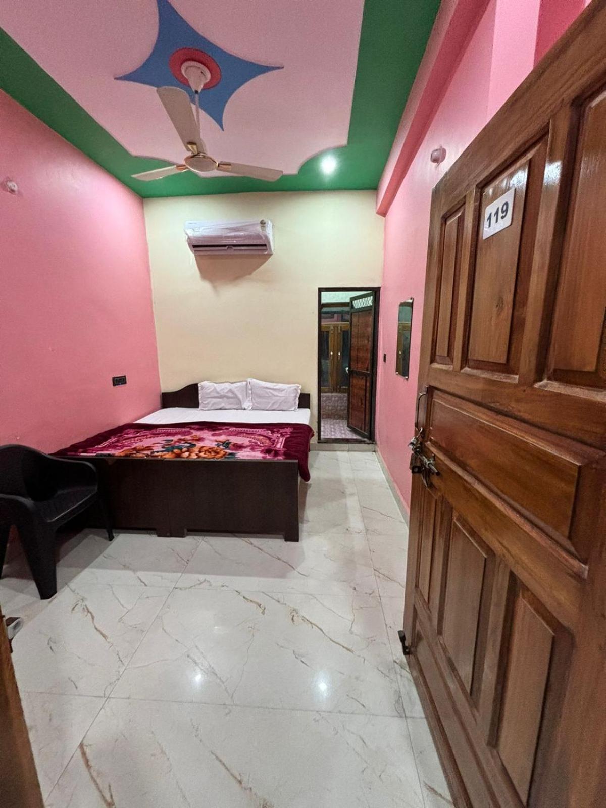 Chandrika Palace 500 Meter From Ayodhya Railway And Ram Mandir Zewnętrze zdjęcie