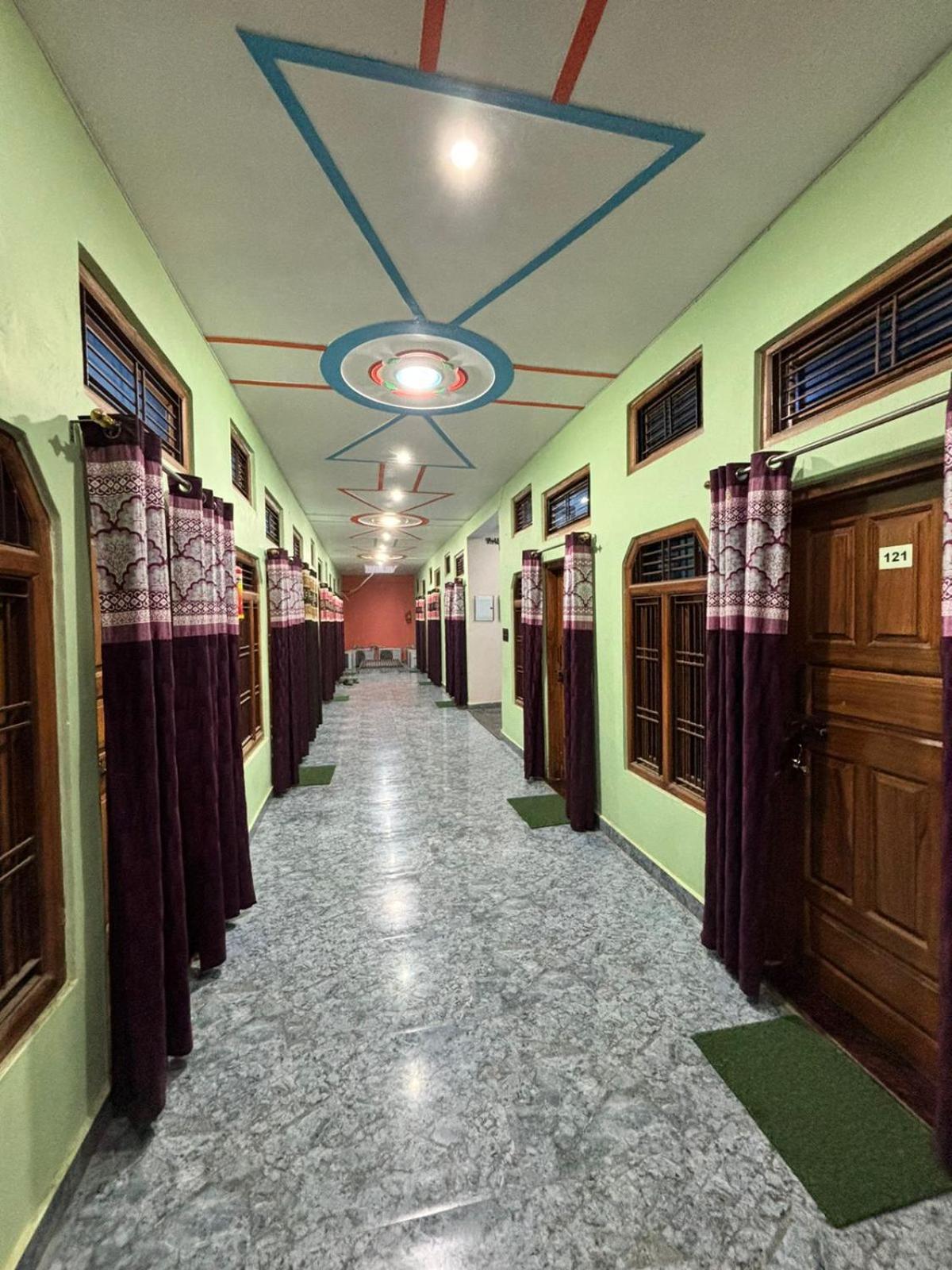 Chandrika Palace 500 Meter From Ayodhya Railway And Ram Mandir Zewnętrze zdjęcie